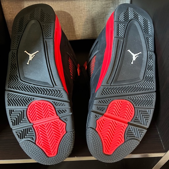 Jordan 4 Red Thunder - Picture 2 of 7